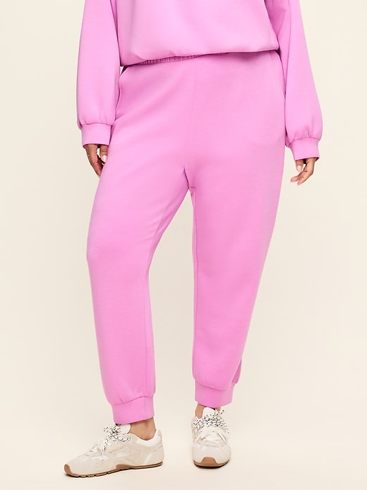 L'image numéro 9 présente Pantalon de jogging en molleton qui reprend sa forme à taille haute