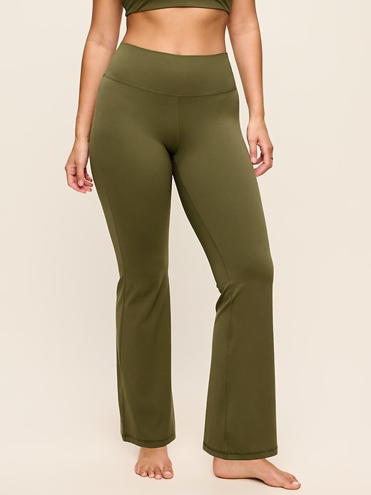 L'image numéro 5 présente Legging StudioSmooth évasé à taille haute