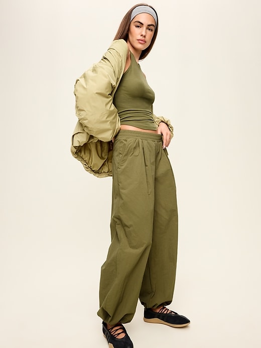L'image numéro 3 présente Camisole à col montant et à dos nageur NuageLéger
