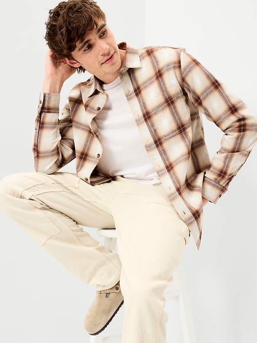 Image number 3 showing, Relaxed Long-Sleeve Plaid Flannel Pocket Shirt