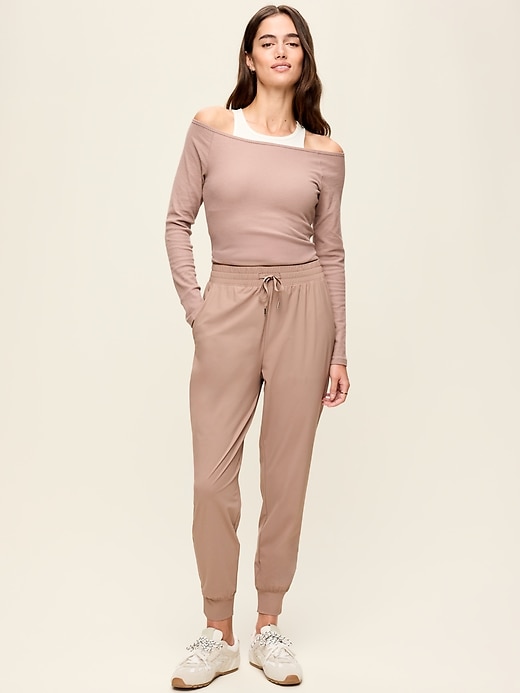 L'image numéro 2 présente Pantalon de jogging Tech Élégant à taille haute