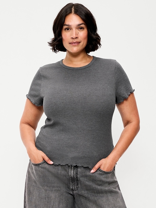 L'image numéro 6 présente T-shirt ajusté court en tricot gaufré