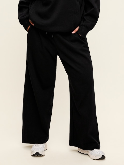 Extra High-Waisted Dynamic Fleece Wide-Leg Sweatpants