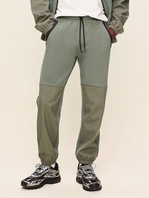 Dynamic Fleece Joggers