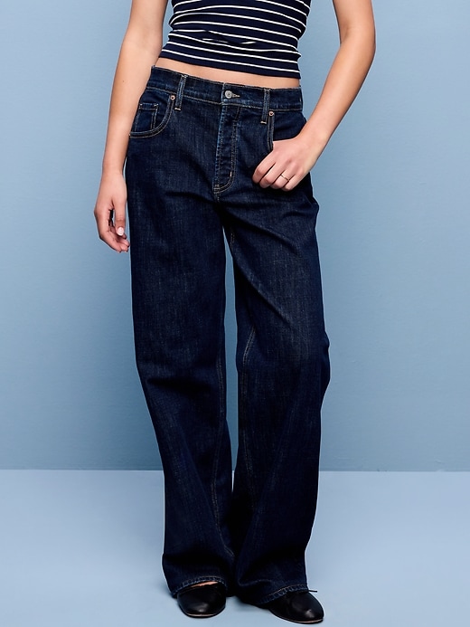 L'image numéro 2 présente Jean coupe généreuse jambe large à taille basse