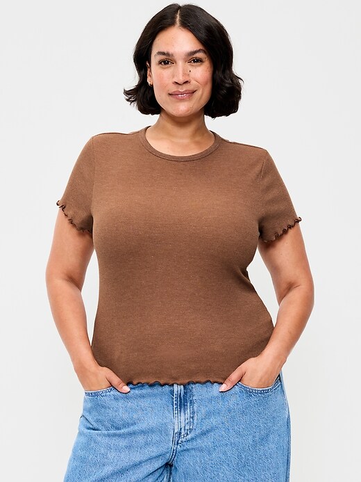 L'image numéro 6 présente T-shirt ajusté court en tricot gaufré