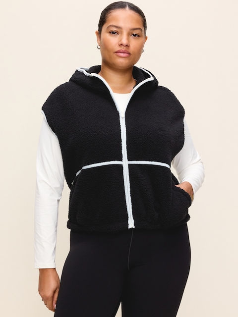 GILET À CAPUCHON EN SHERPA